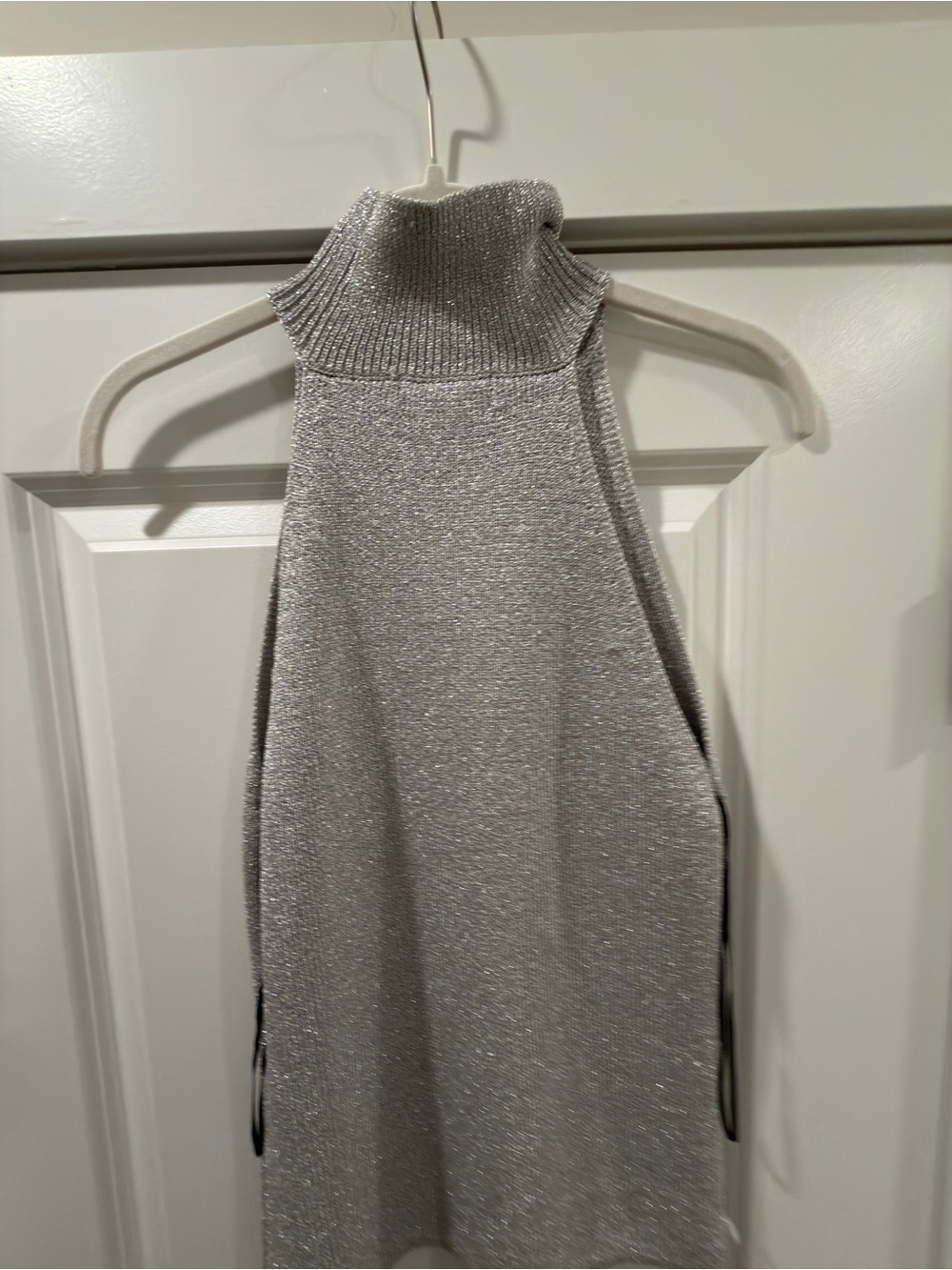 H&M Silver Metallic Ribbed Halter Top - Picture 2 of 10
